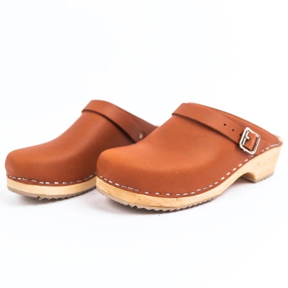 MIA Like New Alma Women’s Leather Slip On Buckle Clogs Size 38 - Picture 1 of 9